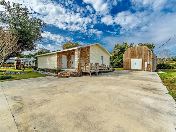 156 Saint Pierre Dr, Larose, LA 70373