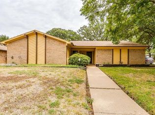 2515 Engleford Dr, Arlington, TX 76015