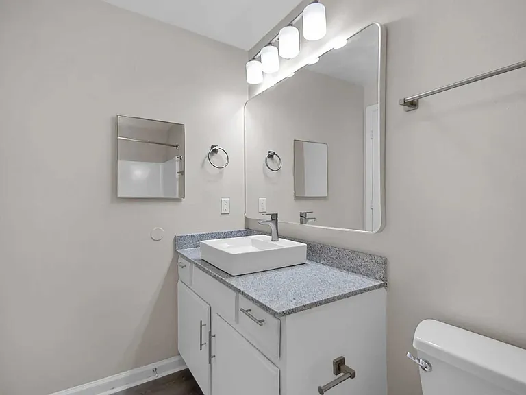 Parham Pointe — Photo 34