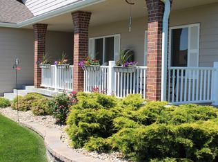 1104 S Mill Point Cir, Manhattan, KS 66503