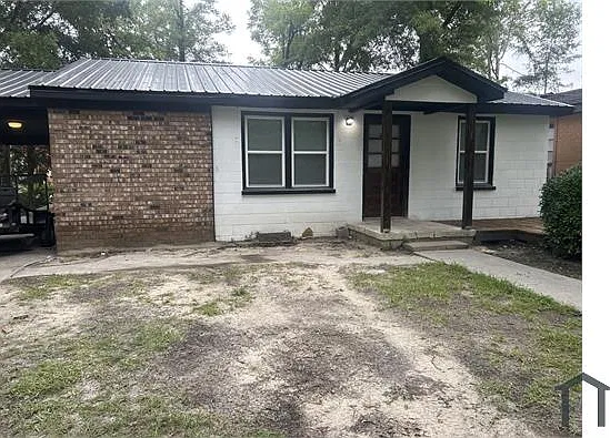 3 bed, 1106 sqft, $1,200 — Photo 2