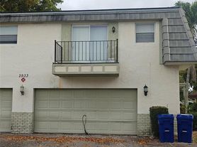 2933 NW 89th Ter
