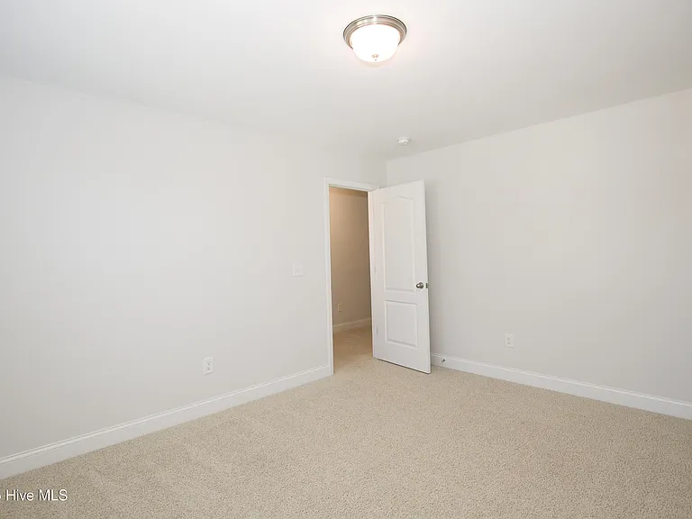 660 Avenue Of The Carolinas — Photo 74