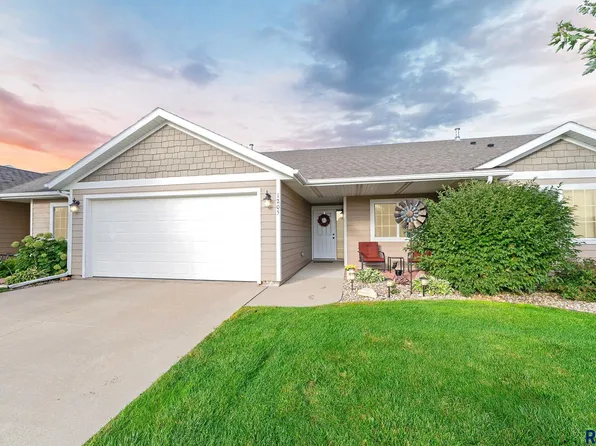 1205 N Valley View Rd, Sioux Falls, SD 57107