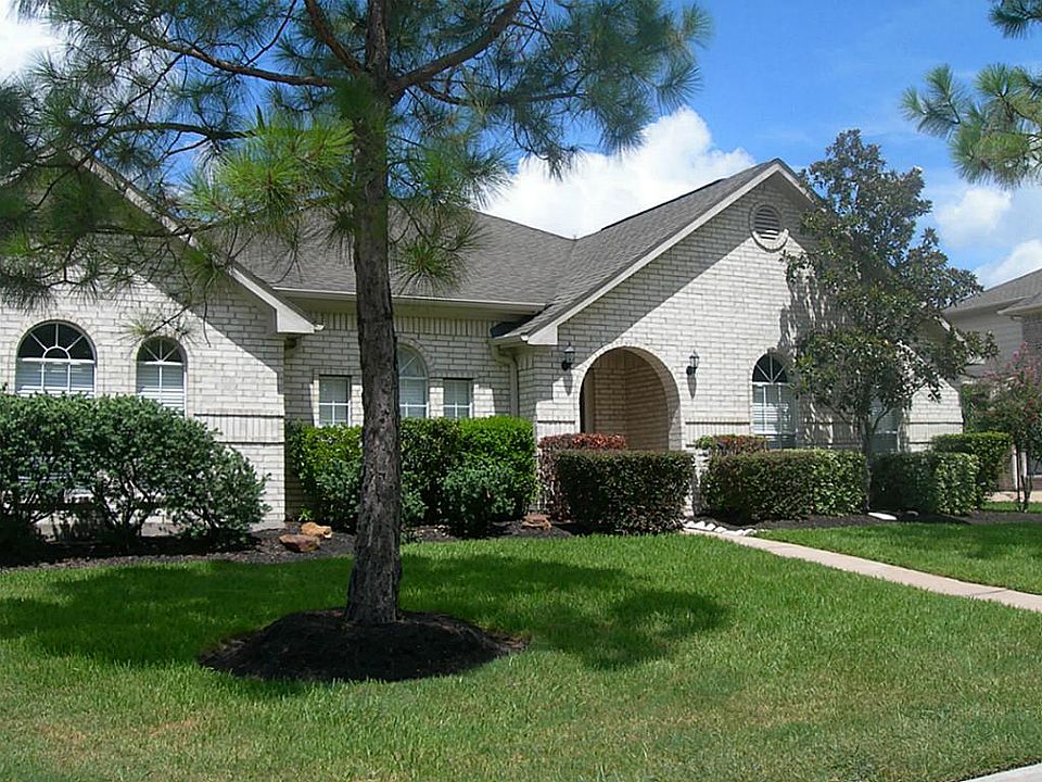 1st image of 604 Woodview Dr