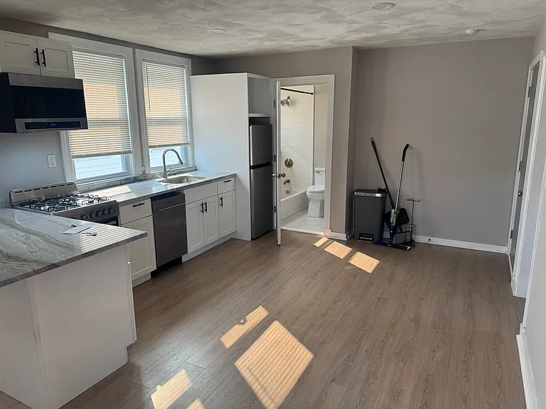 62 Greenwich St #3R — Photo 1