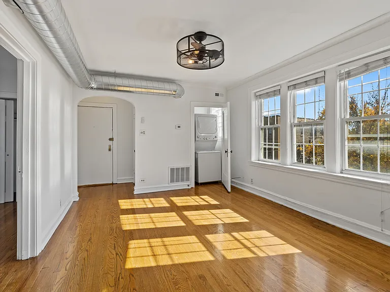 3050 W Cornelia Ave #3 — Photo 4