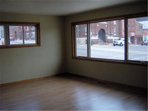 4th image of 31 North Street S
