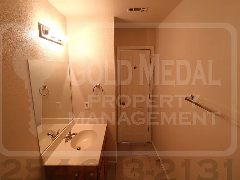 3402 Hereford Ln — Photo 12