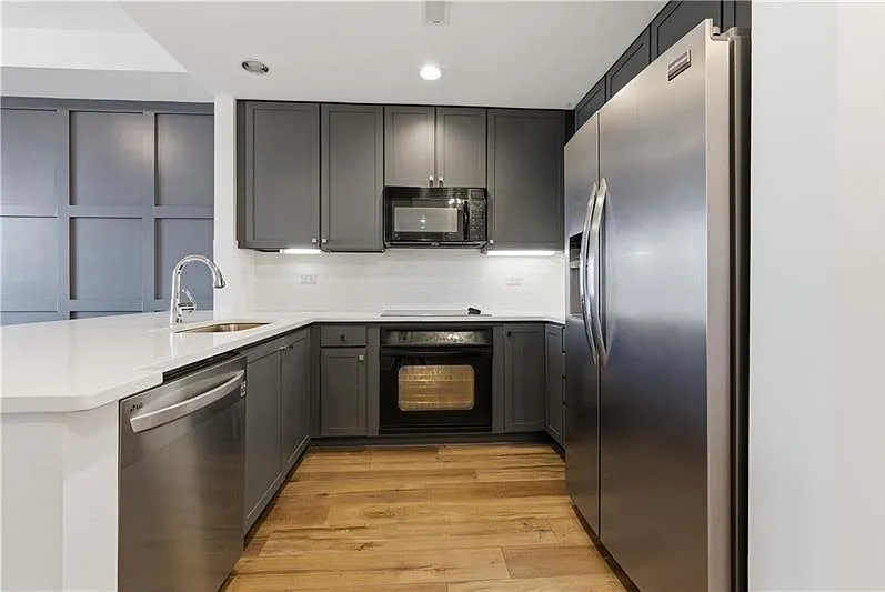 1 bed, 1.0 bath, 1104 sqft, $2,100 — Photo 4