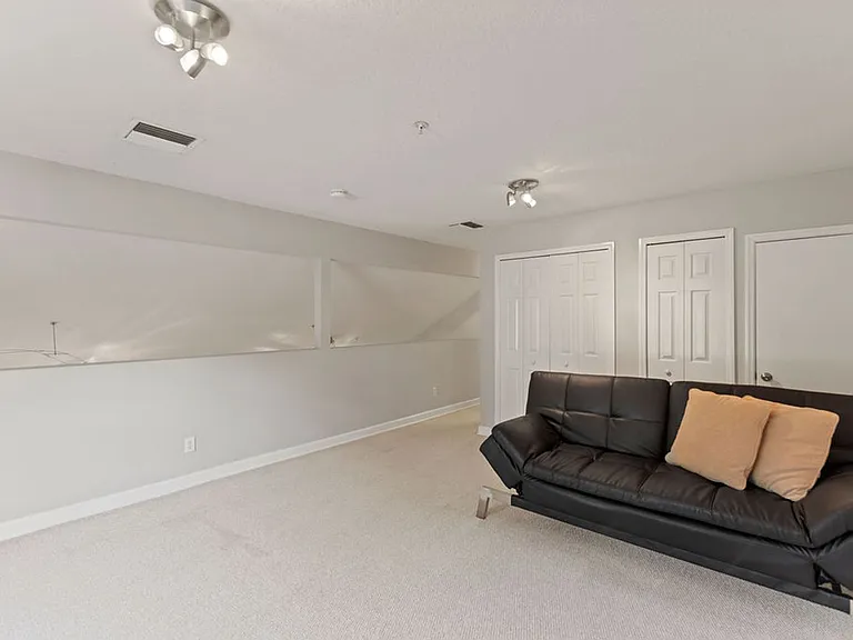 833 N Fern Creek Ave — Photo 29