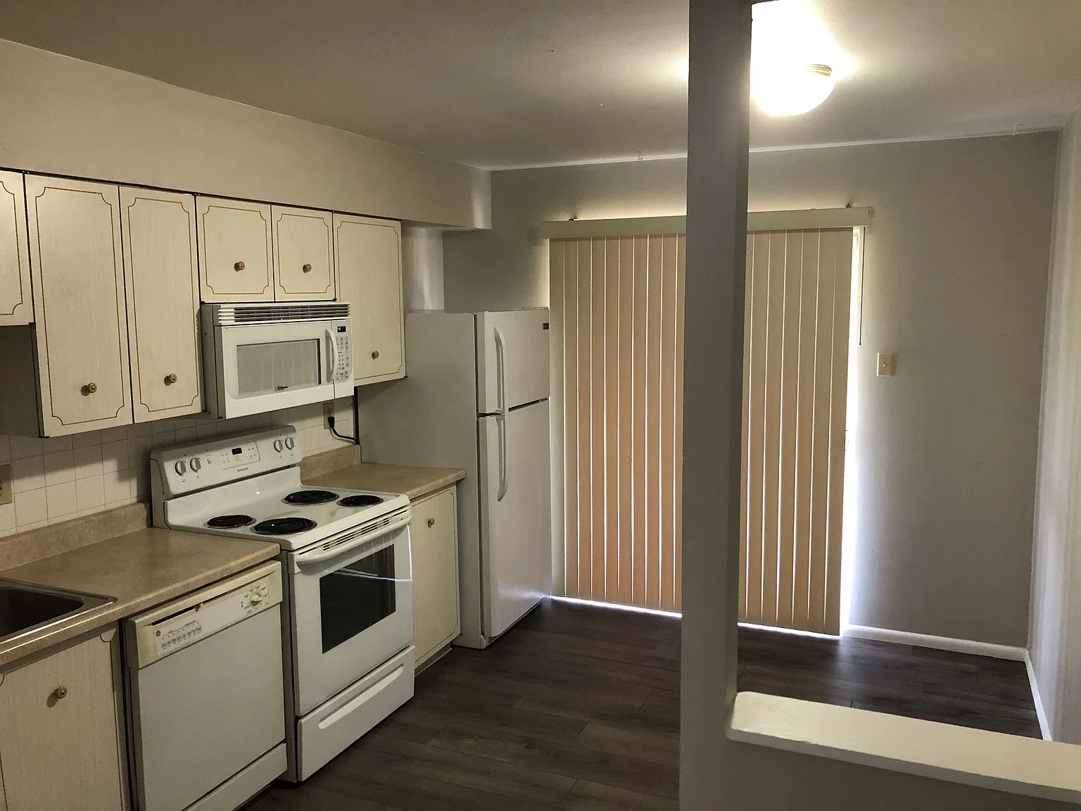 2 bed, 850 sqft, $950 — Photo 2