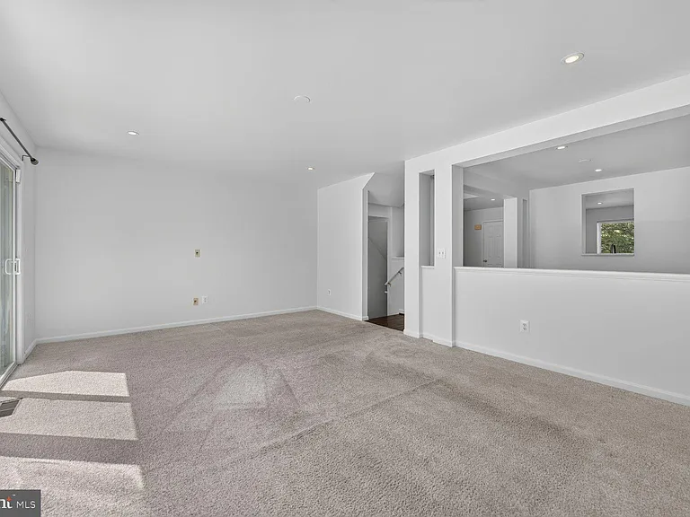 12054 Edgemere Cir — Photo 10