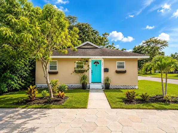 201 35th St S #A, Saint Petersburg, FL 33711
