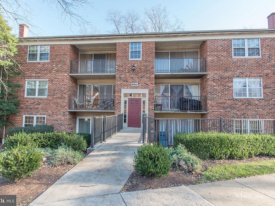 1st image of 886 College Pkwy #10
