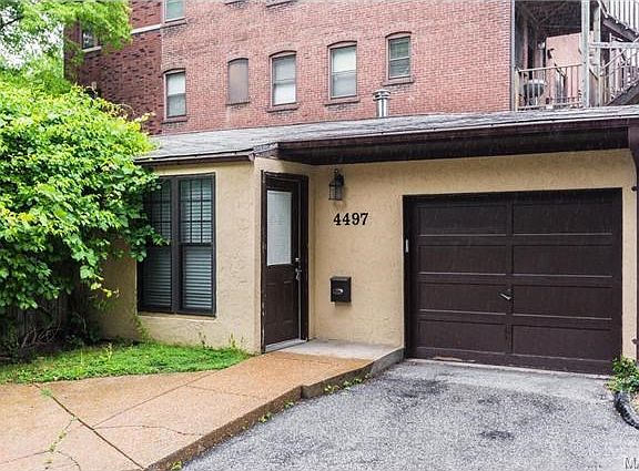 2nd image of 4497 Laclede Ave #D