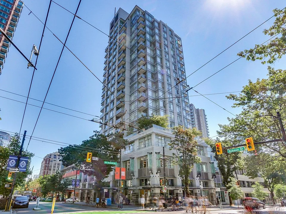 480 Robson St #906
