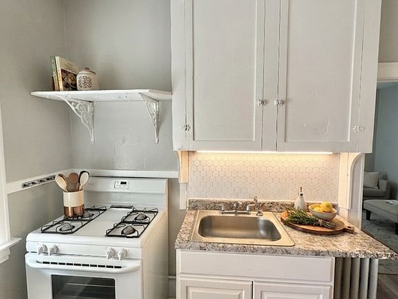 4th image of 604 N Weber St Unit 5