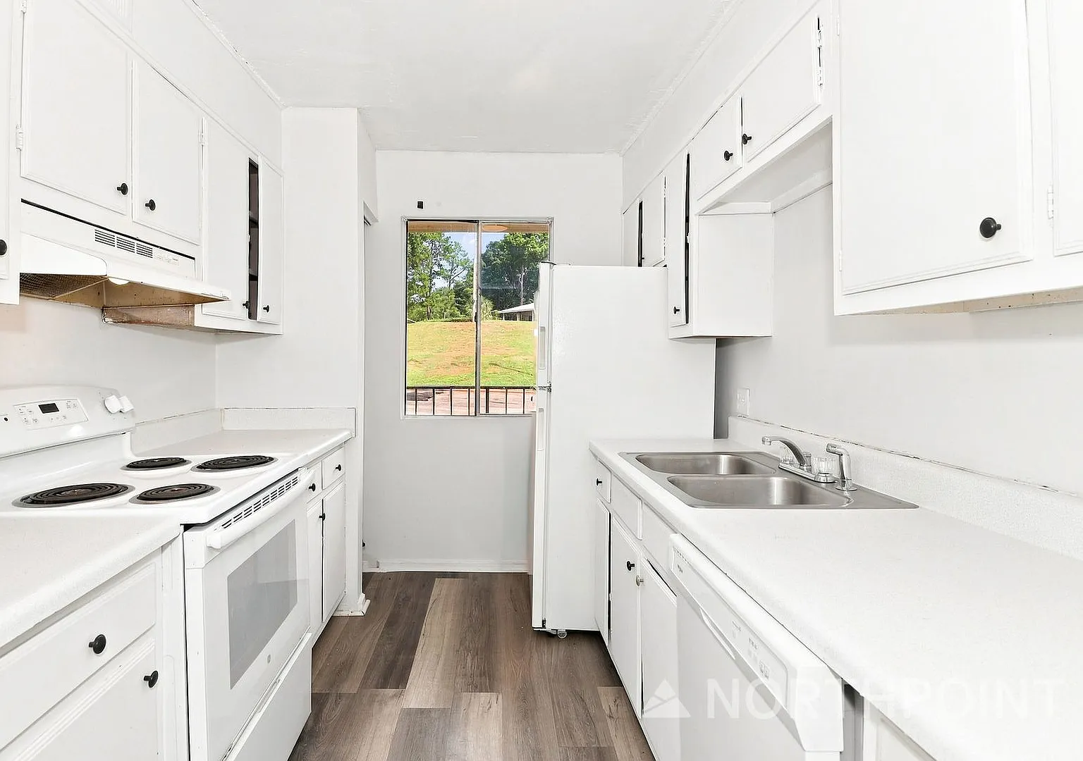 Charming 2BR 1BA Apartment w/ On-Site Parking near Downtown Columbia, SC — Photo 1