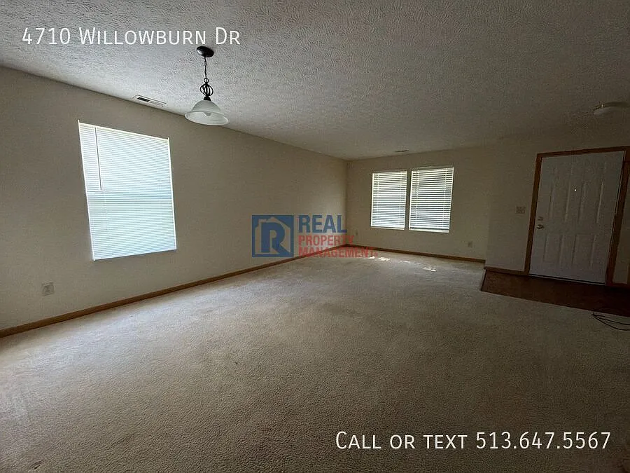 Spacious 3 BR 2.5 BA Home — Photo 4