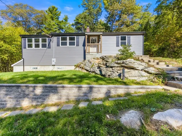 55 Hartford Ave W, Mendon, MA 01756