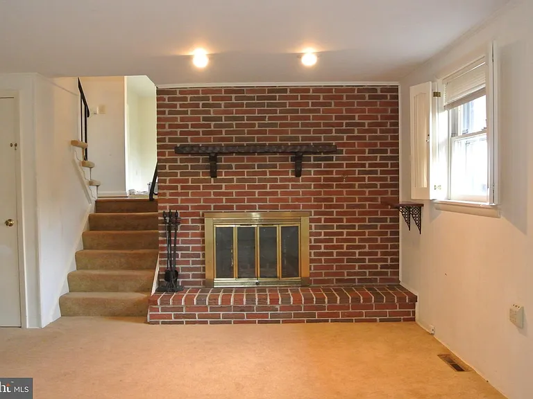 2140 Nodleigh Ter — Photo 32