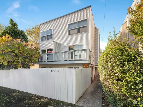 10335 Midvale Avenue N, Seattle, WA 98133