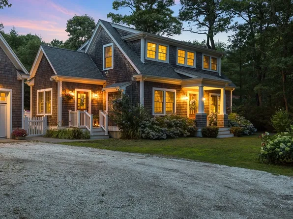 131 Gayle Ave, Falmouth, MA 02536
