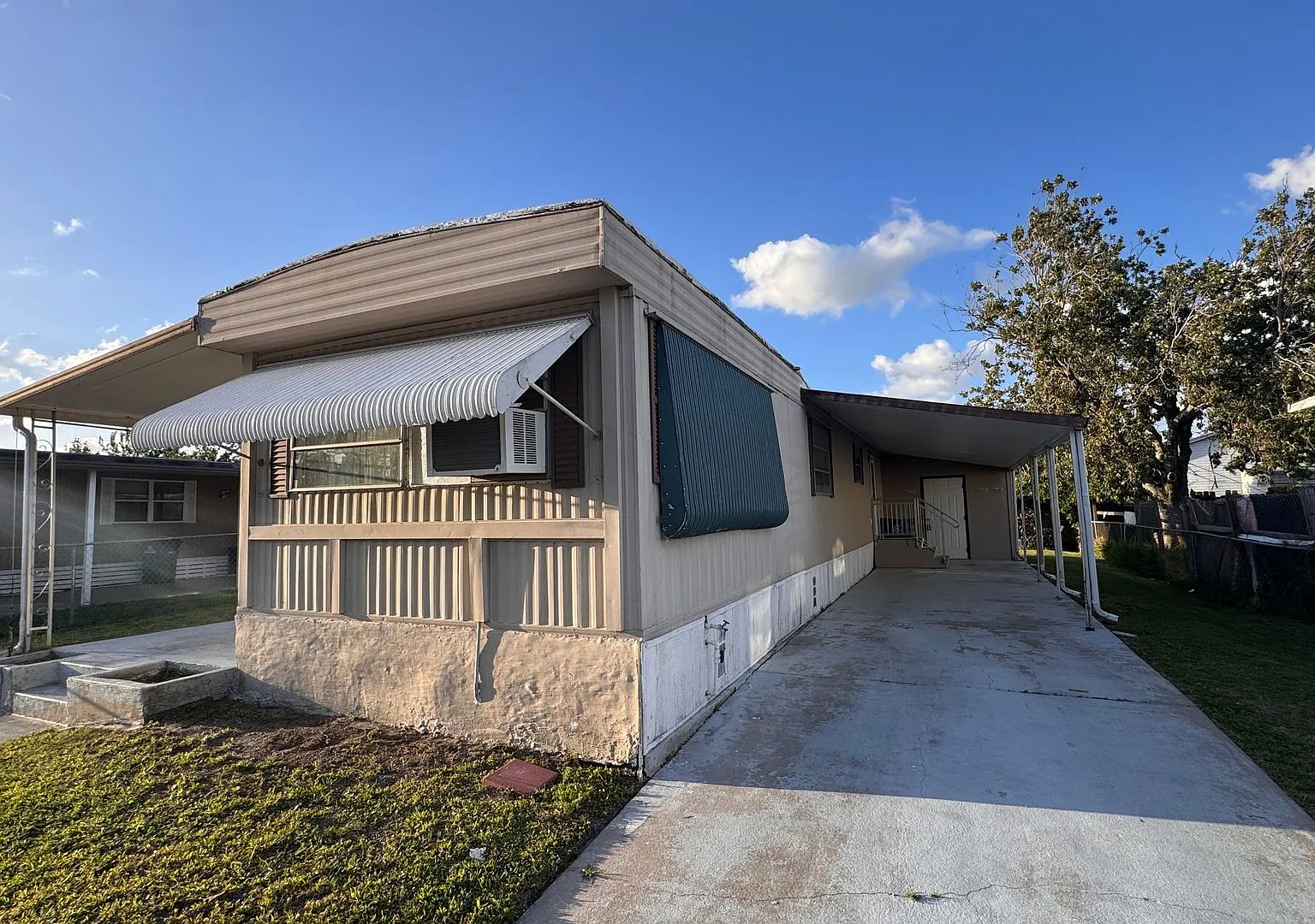 The Shire Mobile Home Ne Palm Bay For Rent! — Photo 1