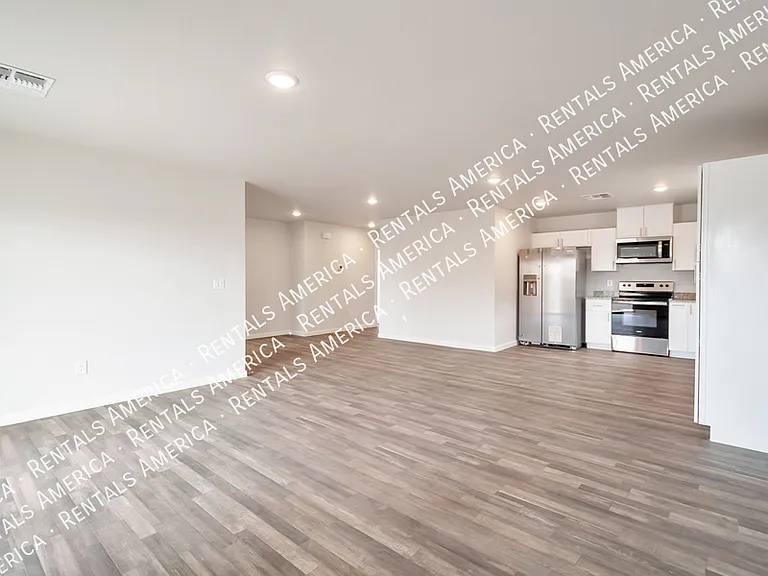 8013 S Namaka Dr — Photo 6