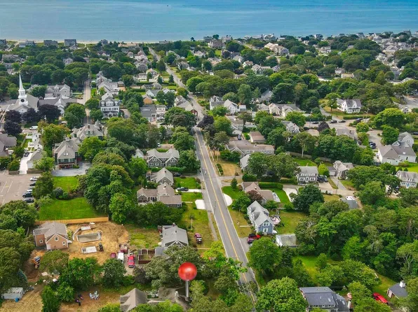 21 South Street, Harwich Port, MA 02646