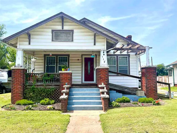 738 N 5th St, Ponca City, OK 74601
