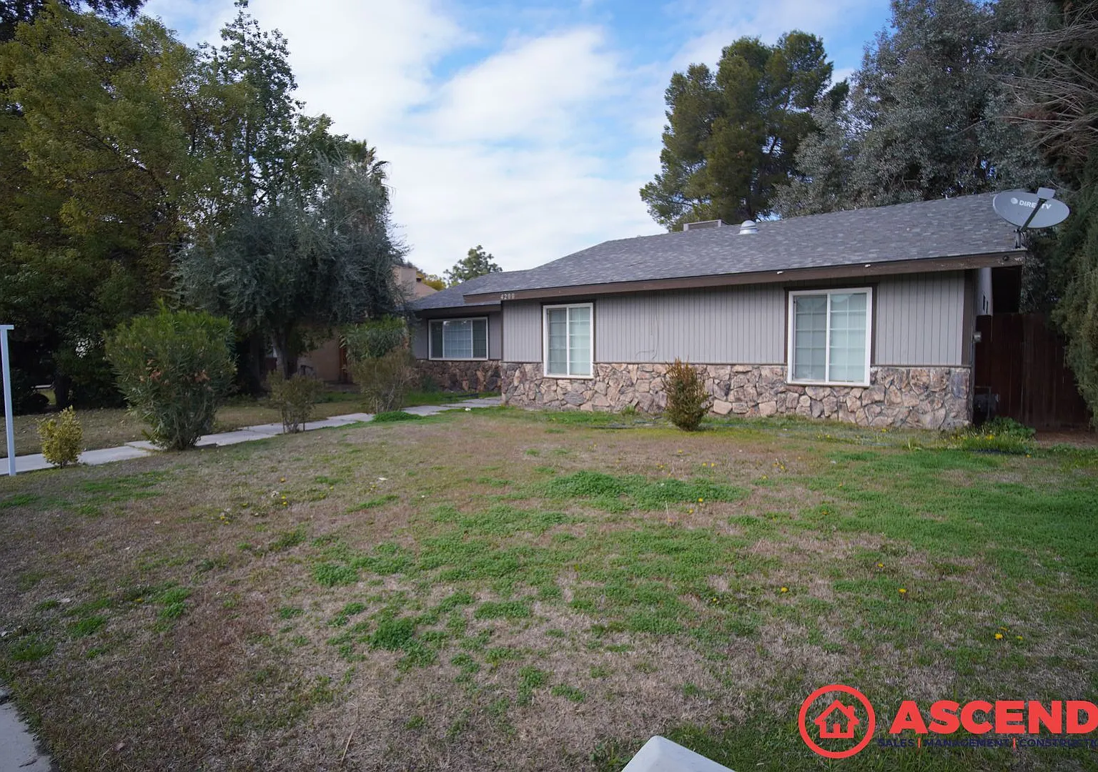 Beautiful Home in Southwest Bakersfield — Photo 1