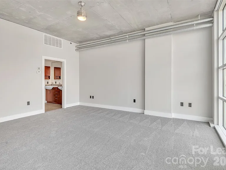 505 E 6th St #504 — Photo 11