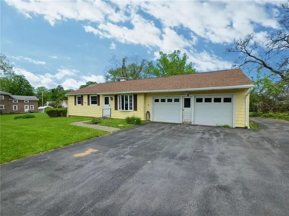 45 Center St, Union Springs, NY 13160