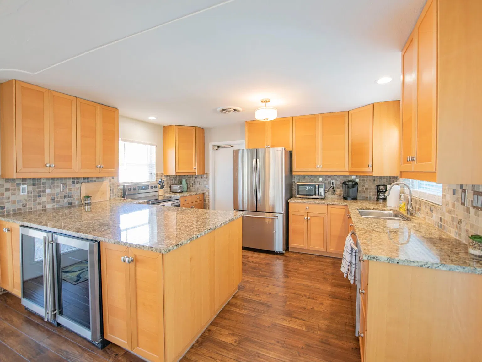 100 Surry Ln — Photo 1