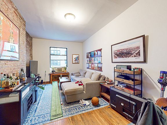 4th image of 32 W 73rd St APT 5B