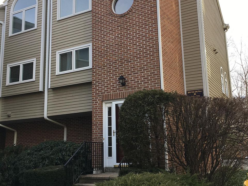 Corner unit - Brick and Clapboard Siding