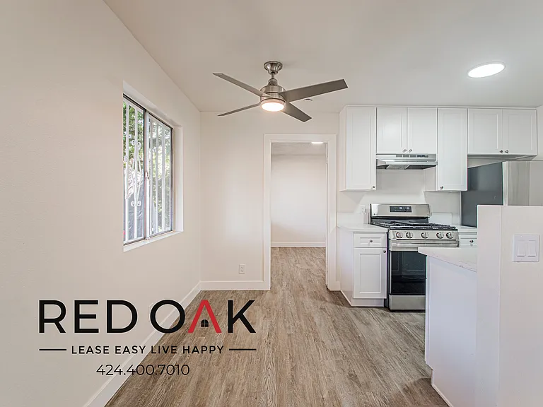 607 W 82nd St #101 — Photo 4