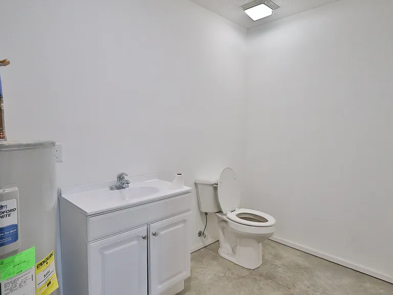 7525 Paradise Point Rd — Photo 5