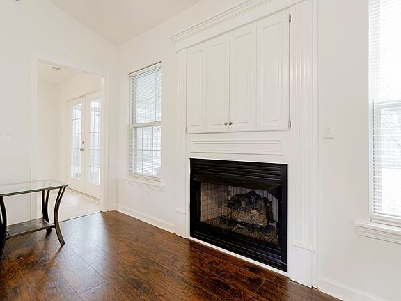 5th image of 1000 S Twin Oaks Way