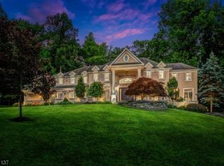 4 Deer Hill Rd, Chester, NJ 07930