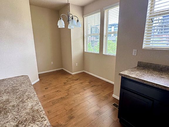 4th image of 10312 Bellwether Ln