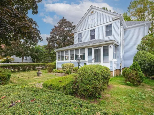 78 Clapham Avenue, Manhasset, NY 11030