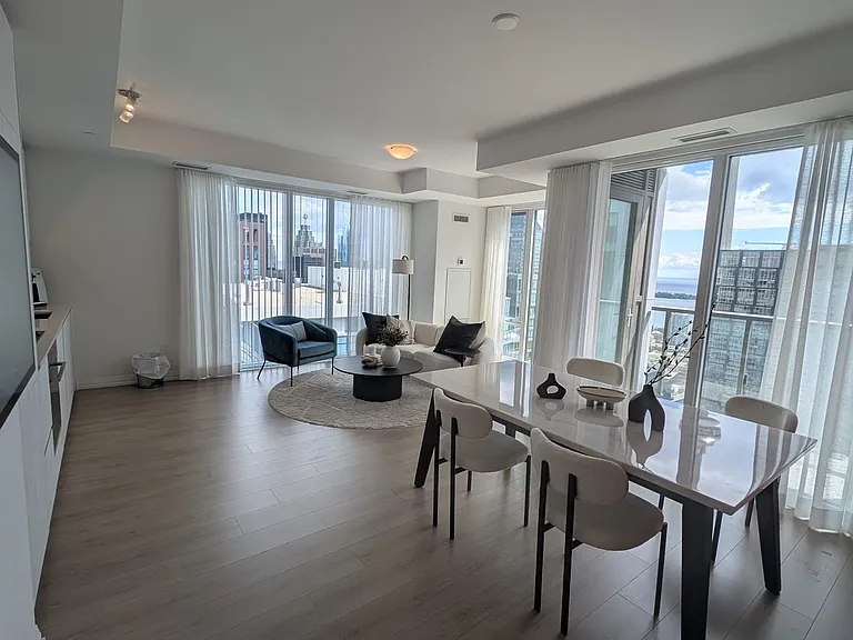 28 Widmer St #LPH29 — Photo 23