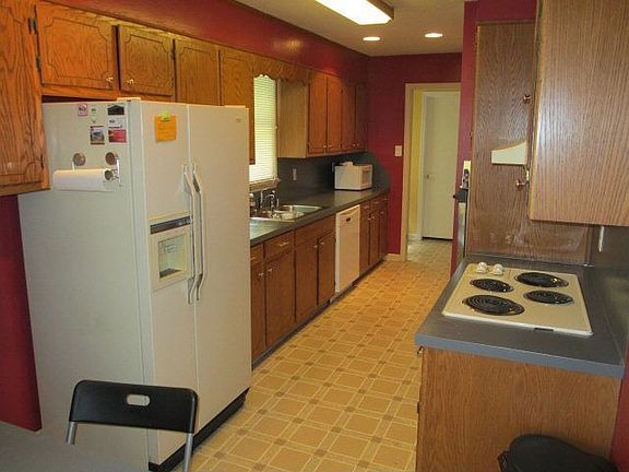 5th image of 265 Brookside Ave