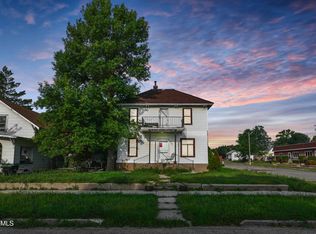 429 7th Ave W, Williston, ND 58801