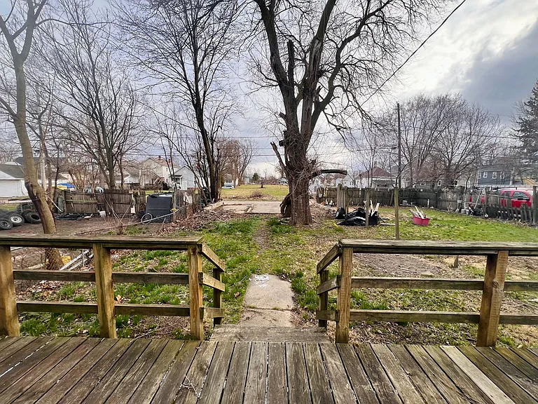 1037 Orchard St — Photo 11