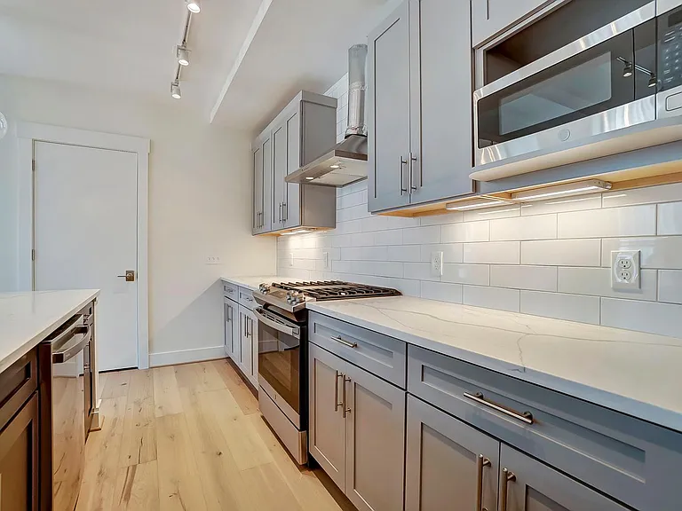 39 E Court St #3 — Photo 7