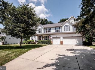 25817 Spring Farm Cir, Chantilly, VA 20152